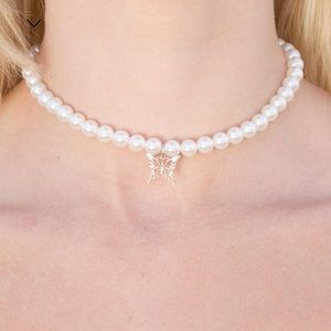Brandy Melville butterfly choker